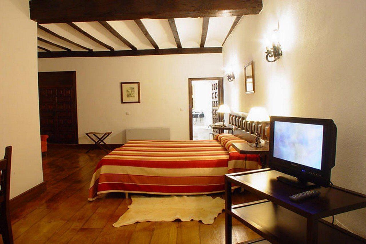 Hotel Nuevo Arlanza Covarrubias Exterior foto