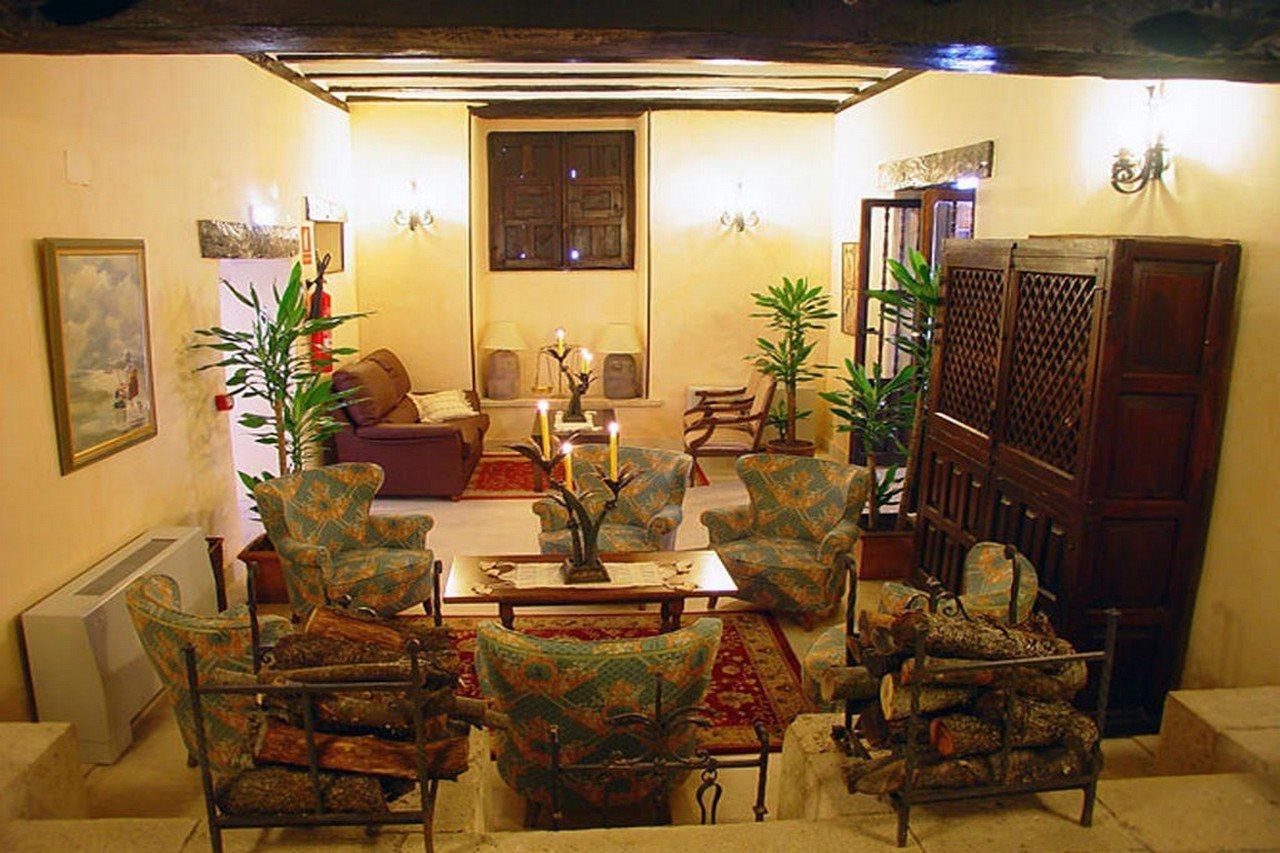 Hotel Nuevo Arlanza Covarrubias Exterior foto