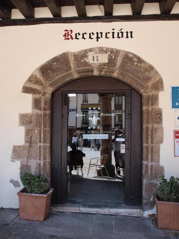 Hotel Nuevo Arlanza Covarrubias Exterior foto