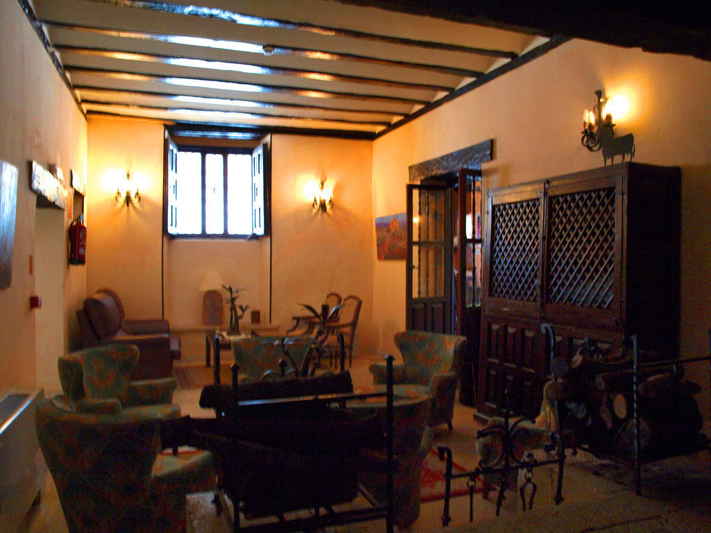 Hotel Nuevo Arlanza Covarrubias Exterior foto